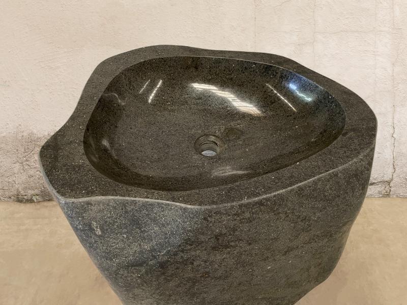 AMAZING FREESTANDING SINK IN POLISHED STONE