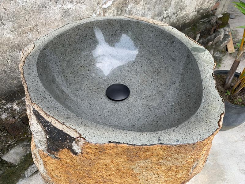 TOTEM WASHBASIN DETAIL IN SOLID STONE IDRIS