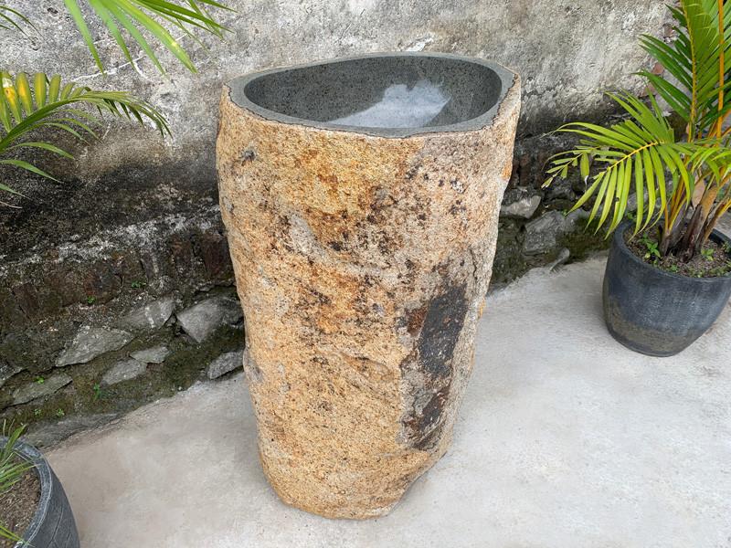 LAVABO A COLONNA IN PIETRA ARRUGGINITA