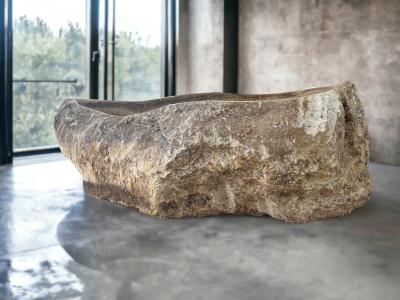 FREE-STANDING STONE BATHTUB MONTBLANC