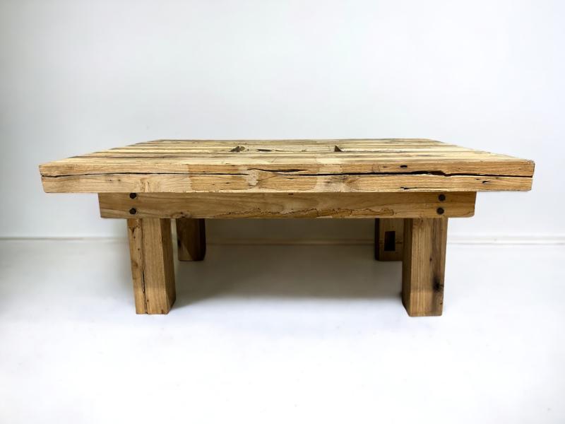 ANTIQUE WOOD COFFEE TABLE