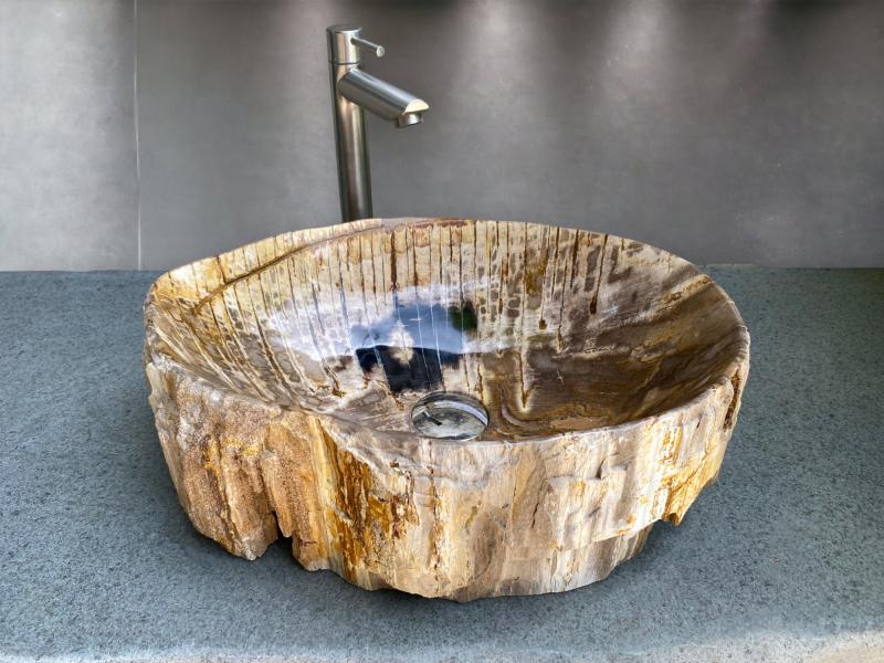 LAVABO DE MADERA ESCULPIDA MOLDAVA