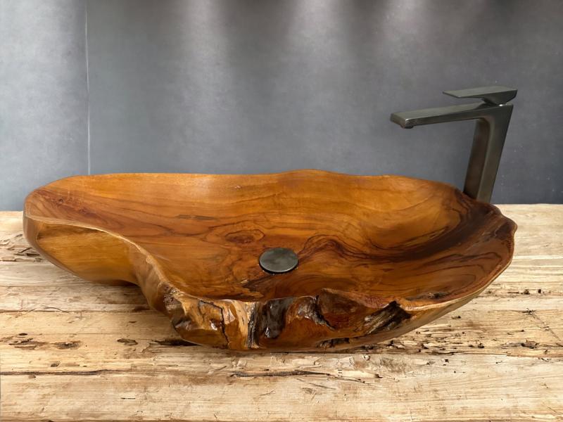 RUSTIC WOODEN WASHBASIN