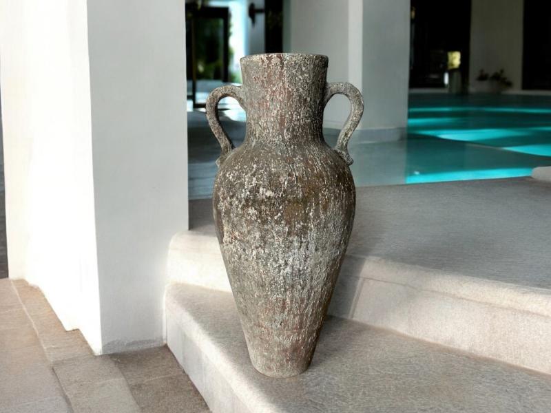 AGED AMPHORA POMPEII