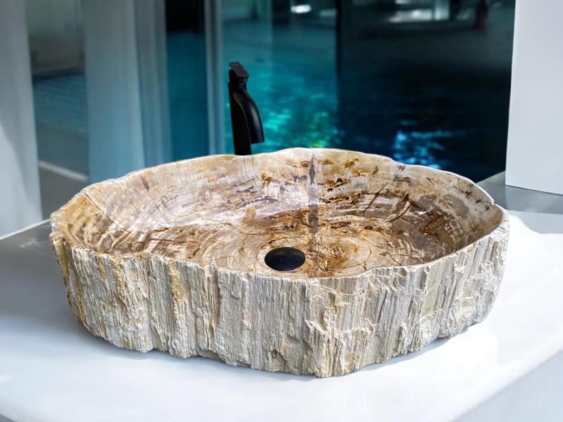 DESIGN-WASCHBECKEN AUS VERSTEINERTEM HOLZ MOON