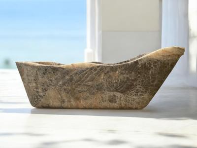 FREESTANDING STONE BATHTUB POSITANO