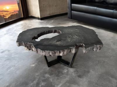 TABLE BASSE EN PIERRE NOIRE TOUAREG