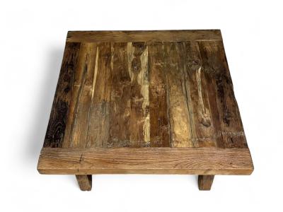 MESA DE CENTRO CUADRADA DE MADERA ANTIGUA