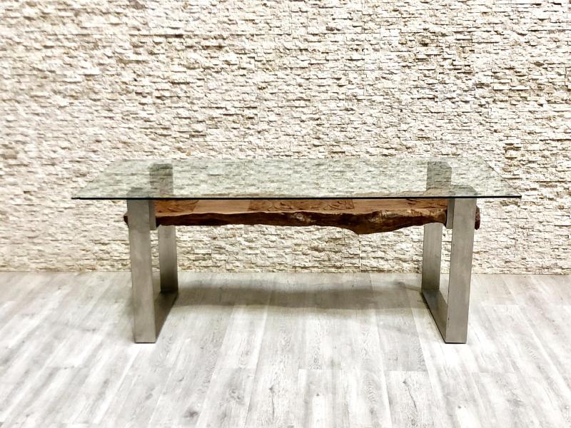 MESA DE COMEDOR DE MADERA TALLADA