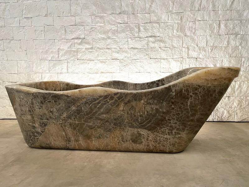 FREESTANDING STONE BATHTUB POSITANO