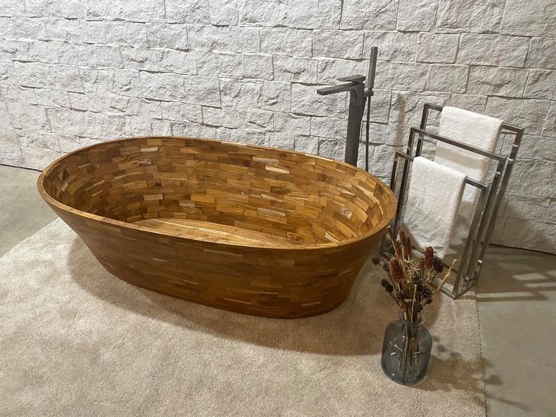 FREE-STANDING TEAK BATHTUB UBUD